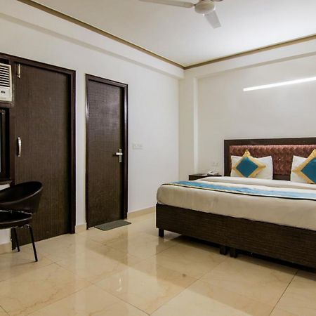 Hotel The Ocean Near Igi Airport Yeni Delhi Dış mekan fotoğraf
