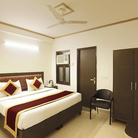 Hotel The Ocean Near Igi Airport Yeni Delhi Dış mekan fotoğraf