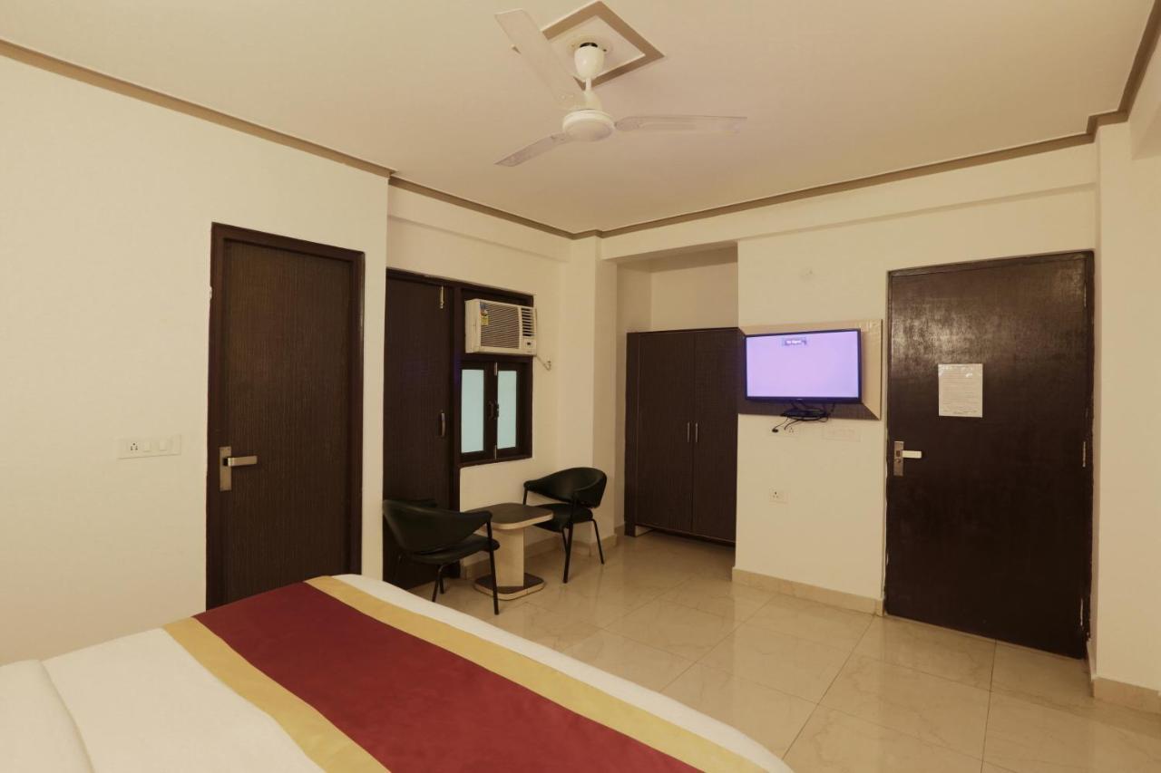 Hotel The Ocean Near Igi Airport Yeni Delhi Dış mekan fotoğraf