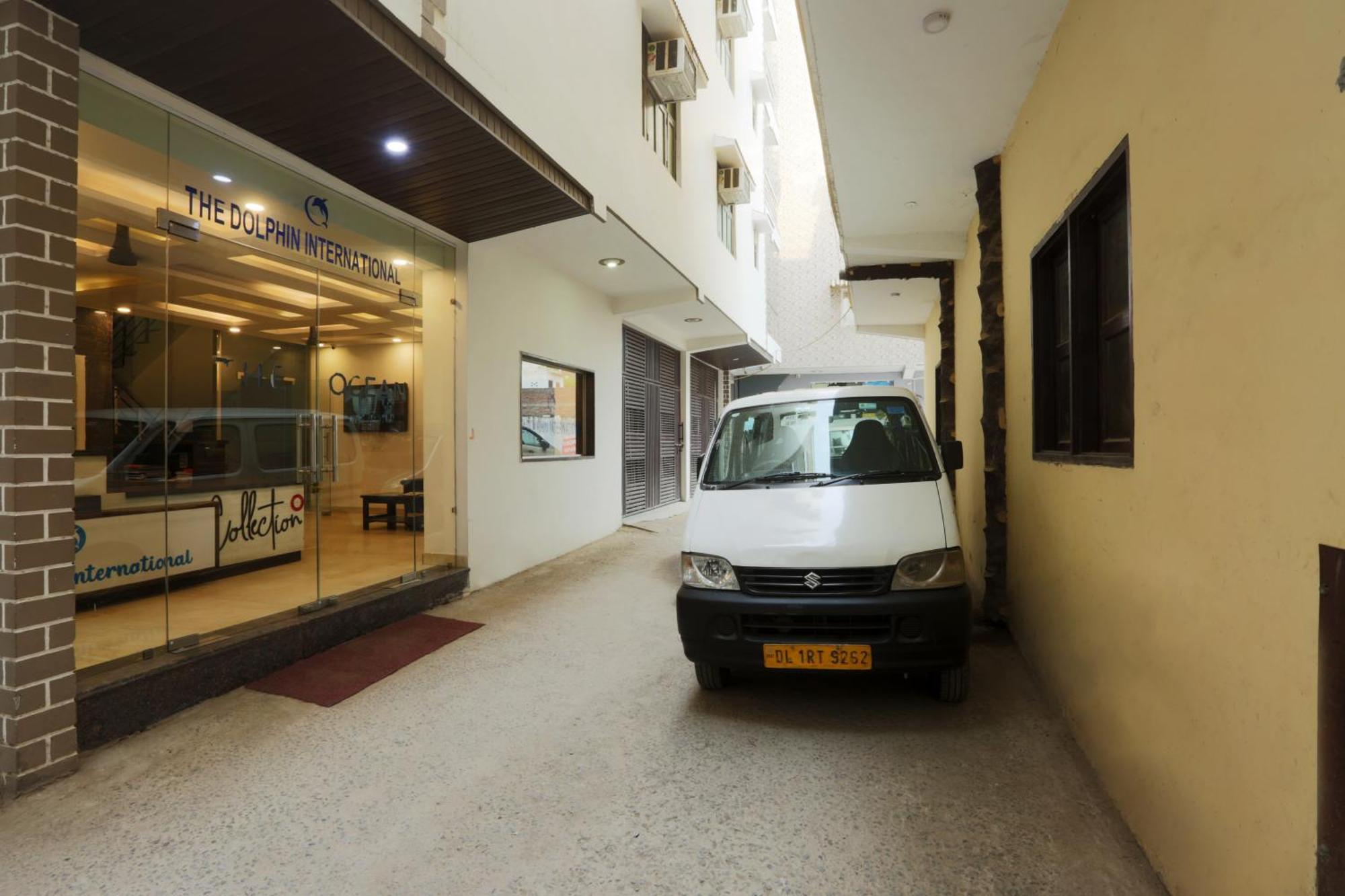 Hotel The Ocean Near Igi Airport Yeni Delhi Dış mekan fotoğraf
