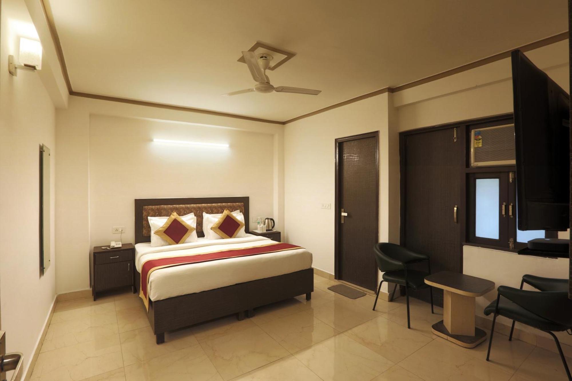 Hotel The Ocean Near Igi Airport Yeni Delhi Dış mekan fotoğraf
