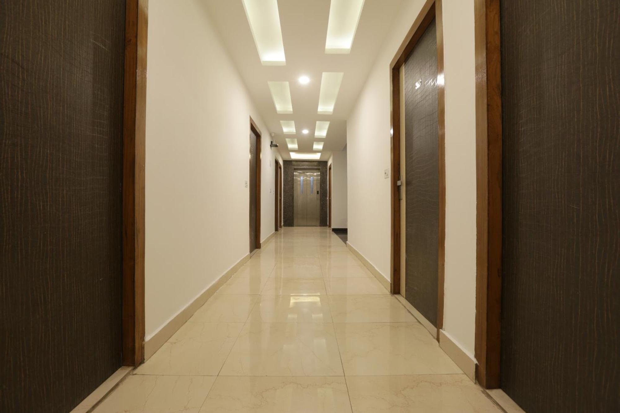 Hotel The Ocean Near Igi Airport Yeni Delhi Dış mekan fotoğraf