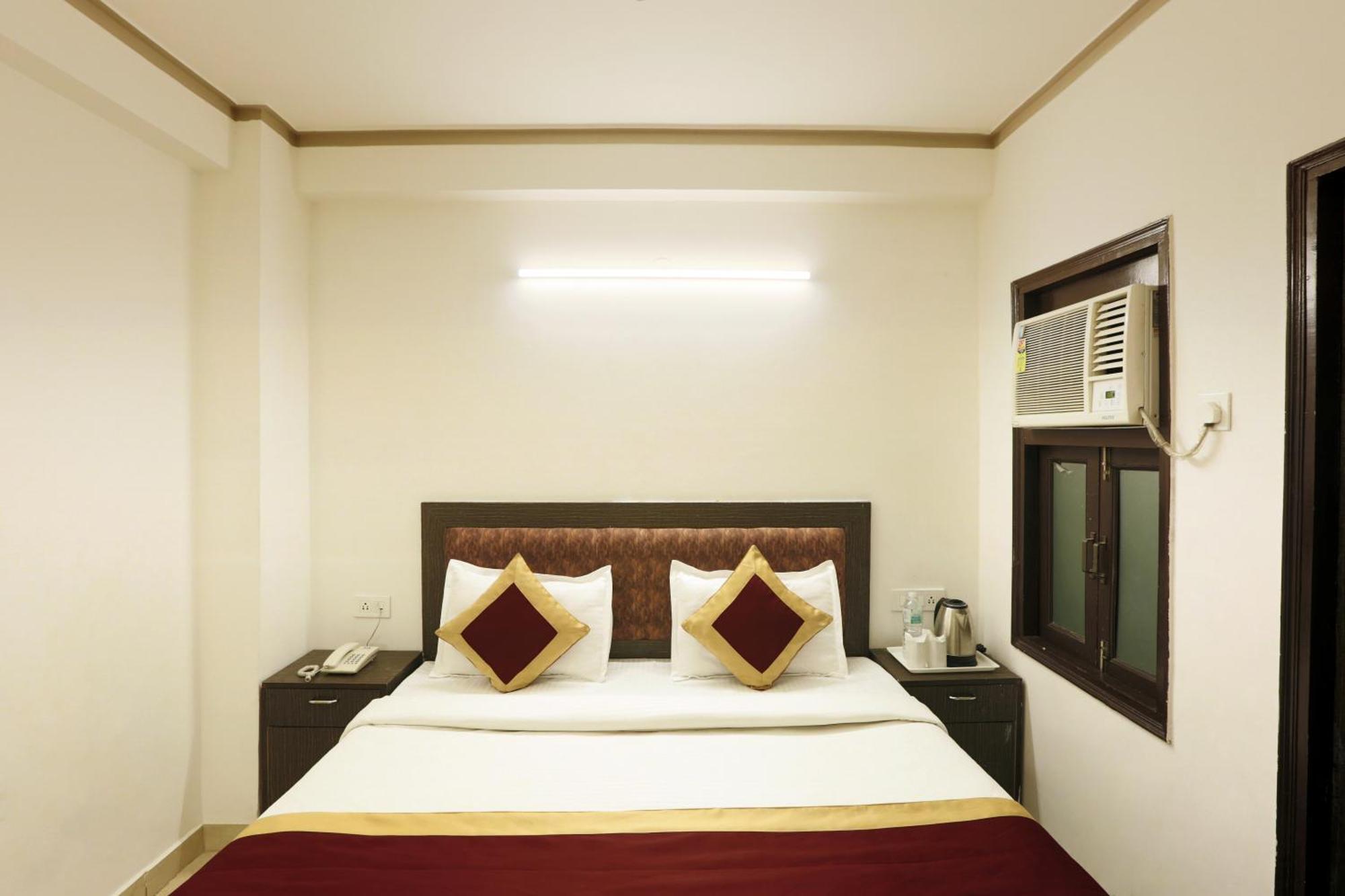 Hotel The Ocean Near Igi Airport Yeni Delhi Dış mekan fotoğraf